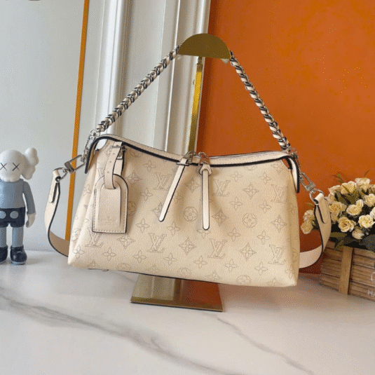 LOUIS VUITTON MAHINA - 29 CM