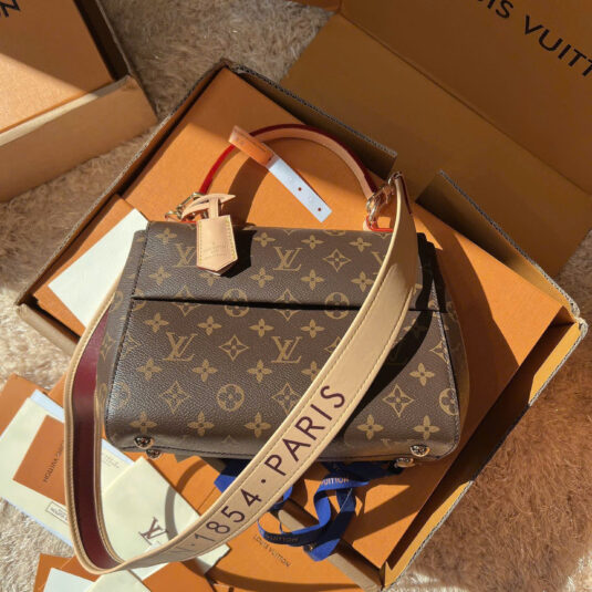 LOUIS VUITTON CLUNNY - SIZE 28