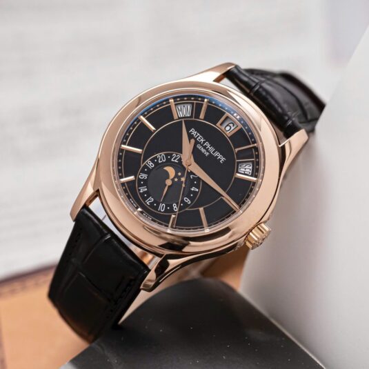 Patek Philippe 5205R – Tuyệt phẩm Annual Calendar Moonphase trong phiên bản vàng hồng & mặt đen sang trọng