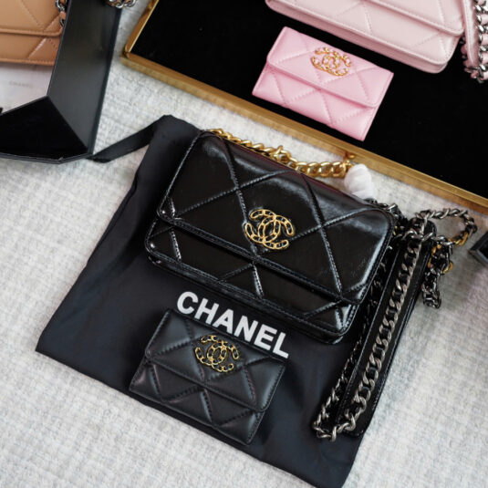 CHANEL 19 MINI FLAP BAG