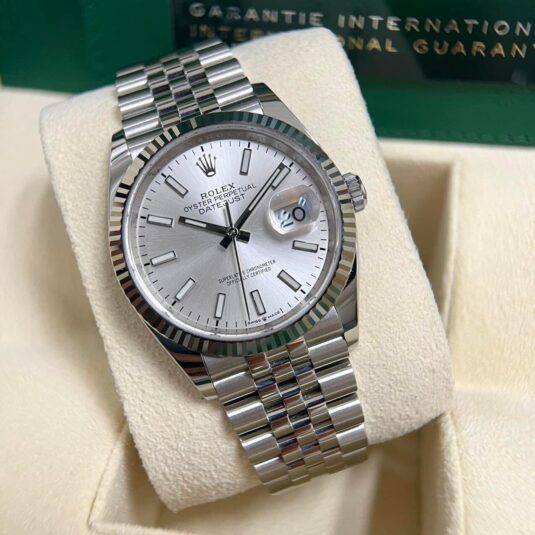 Rolex Datejust – Thép Oystersteel, Mặt Bạc Sunburst, Dây Jubilee